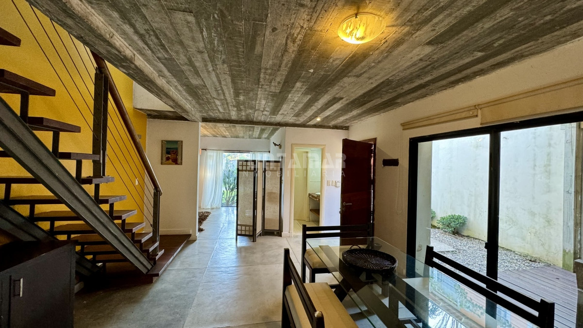 Casa ID.210787 - MUY LINDA CASA EN LA BARRA 3 DORMITORIOS CON PISCINA