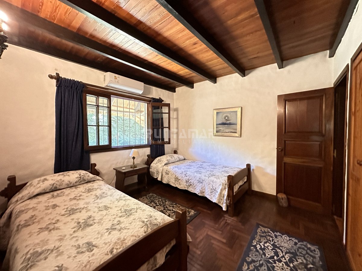 Casa ID.211979 - ALQUILER DE RESIDENCIA  6 DORMITORIOS PUNTA DEL ESTE 