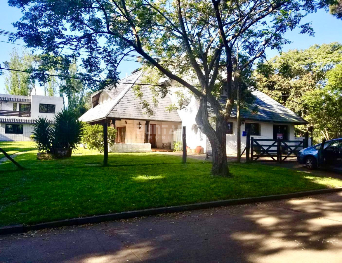 Casa ID.212770 - CASA DE 3 PLANTAS EN PARADA 7 DE LA MANSA, CON 4 DORMITORIOS Y DEPENDENCIA DE SERVICIO