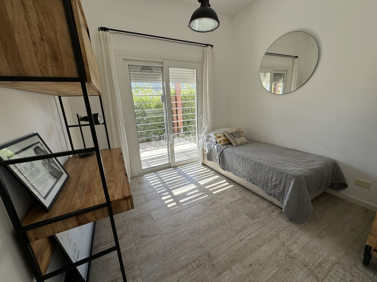 Casa ID.210767 - Casa en alquiler en Montoya, La Barra, 4 dormitorios 