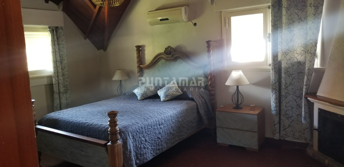Casa ID.212770 - CASA DE 3 PLANTAS EN PARADA 7 DE LA MANSA, CON 4 DORMITORIOS Y DEPENDENCIA DE SERVICIO