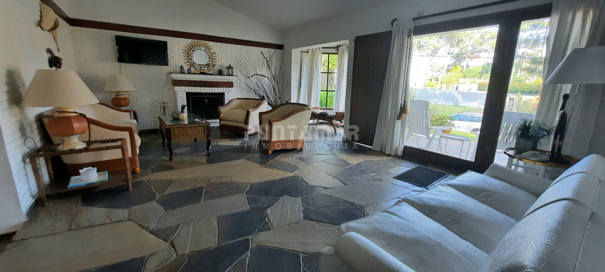 Casa ID.213537 - Casa de 3 dormitorios con dependencia en Lugano