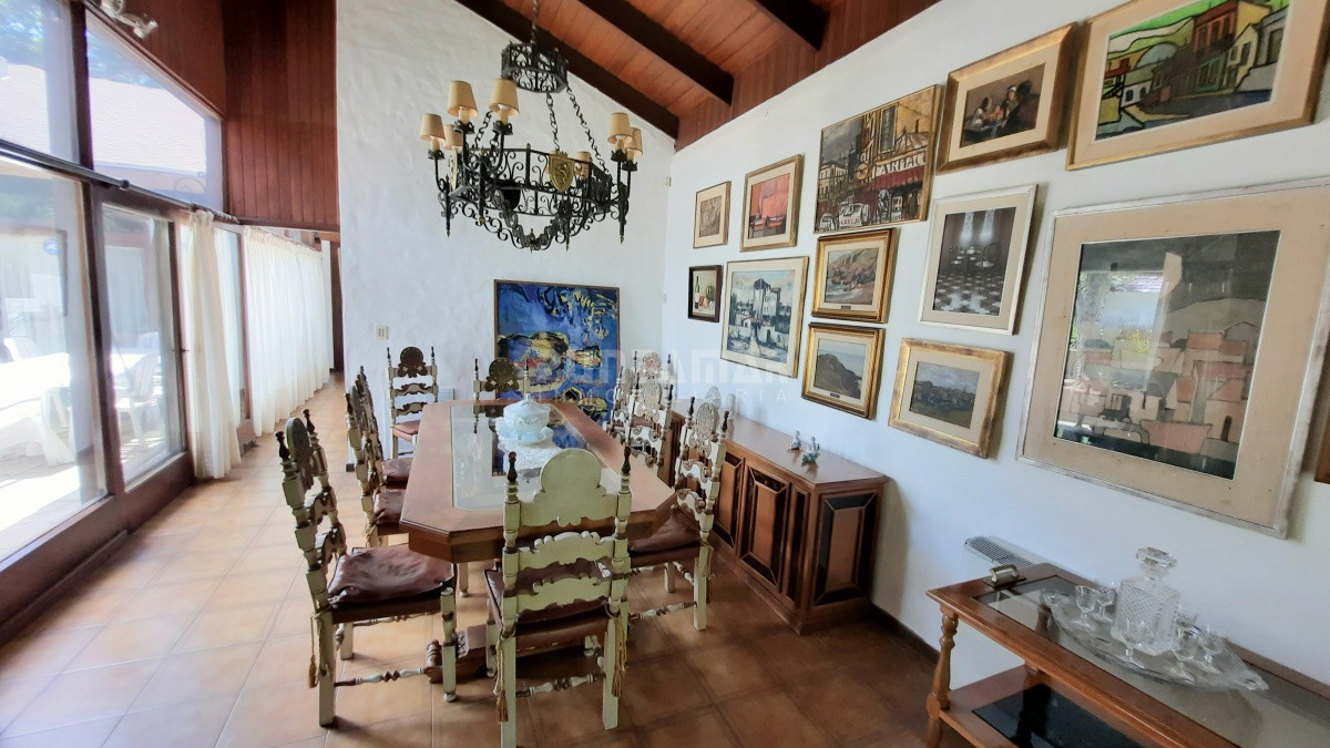 Casa ID.212852 - IMPORTANTE CASA CON GRAN PARQUE Y PISCINA EN LA MANSA 