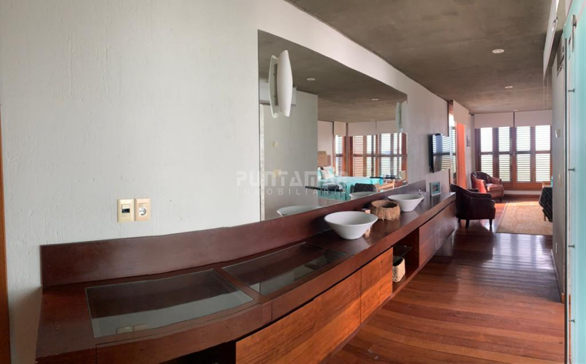 Casa ID.212719 - EXCELENTE  CASA DE 4 DORMITORIOS  EN ALQUILER EN EL CHORRO  CON PISCINA