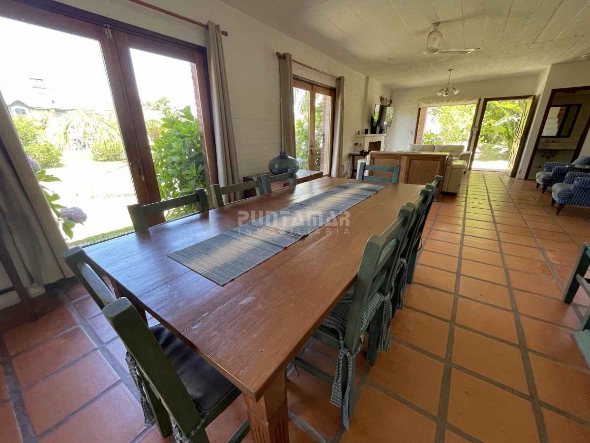 Casa ID.210843 - ALQUILER CASA DE 2 PLANTAS EN LA BARRA CON PISCINA