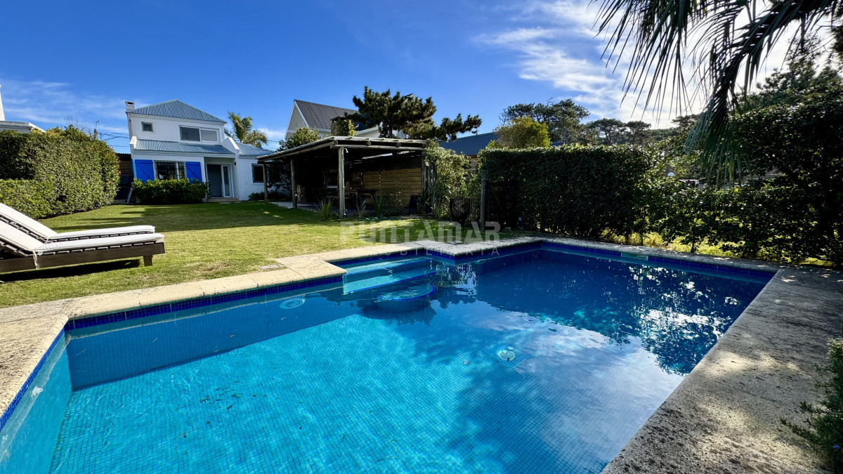 Casa ID.210970 - MODERNA CASA CON PISCINA EN MONTOYA A METROS DEL MAR 