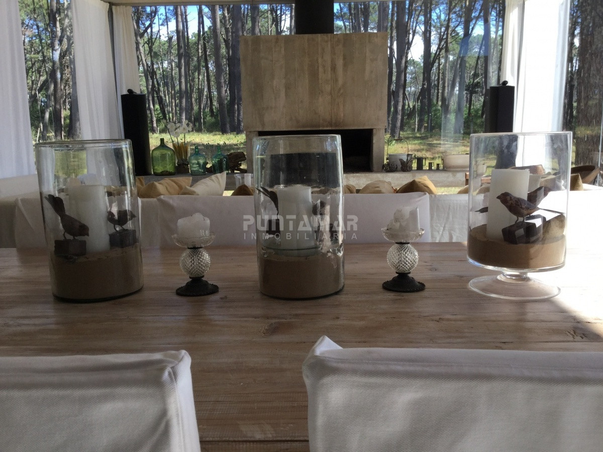 Casa ID.212235 - ALQUILER CASA PUNTA DEL ESTE, BARRIO PRIVADO EN A BARRA 4 DORMITORIOS MÁS SERVICIO COMPLETO