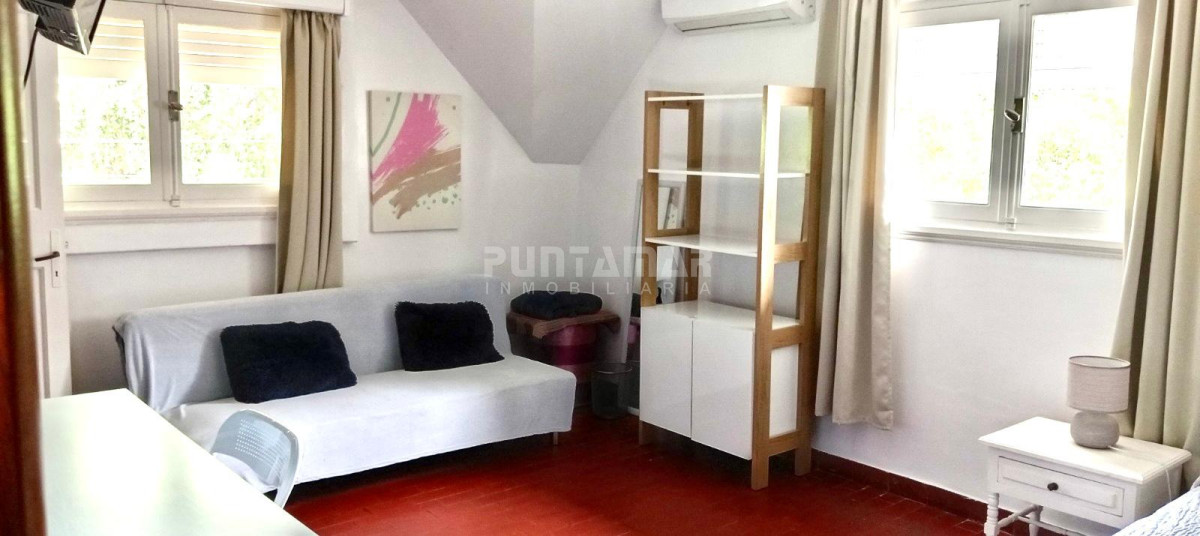 Casa ID.212770 - CASA DE 3 PLANTAS EN PARADA 7 DE LA MANSA, CON 4 DORMITORIOS Y DEPENDENCIA DE SERVICIO