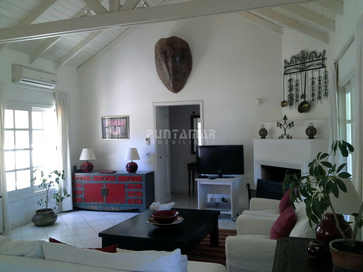 Casa ID.210900 - ALQUILER HERMOSA CASA EN LA BARRA A POCAS CUADRAS DEL MAR 