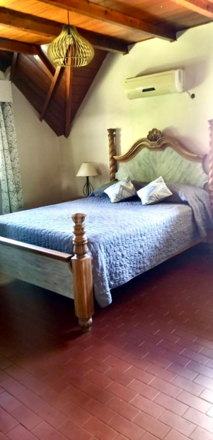 Casa ID.212770 - CASA DE 3 PLANTAS EN PARADA 7 DE LA MANSA, CON 4 DORMITORIOS Y DEPENDENCIA DE SERVICIO