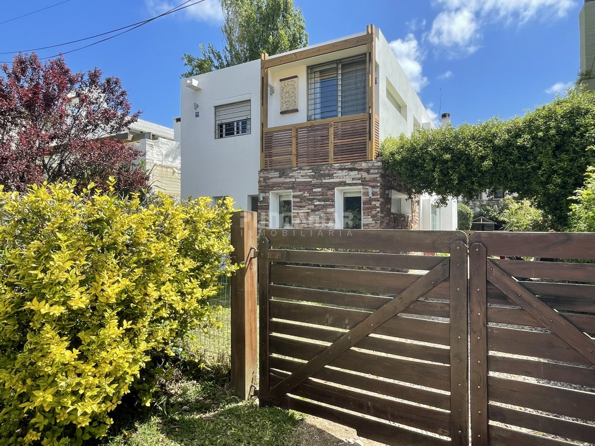 Casa ID.212688 - MODERNA CASA CON PISCINA A METROS DE LA POSTA DEL CANGREJO 