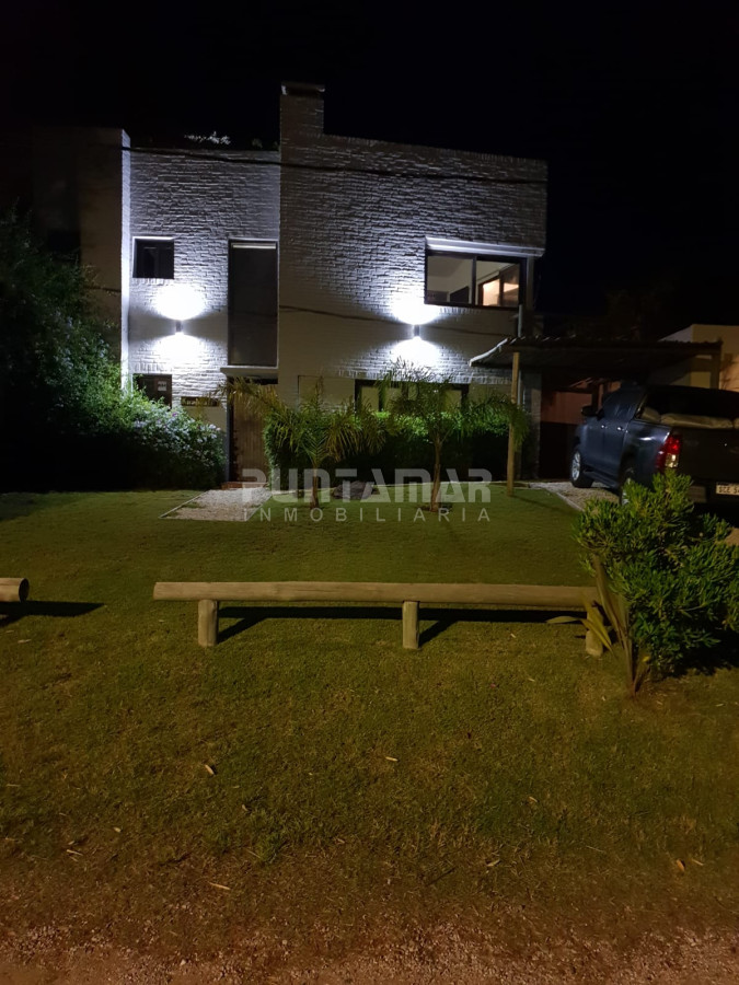 Casa ID.211067 - Casa en La Barra el centro de la Barra,  piscina climatizada