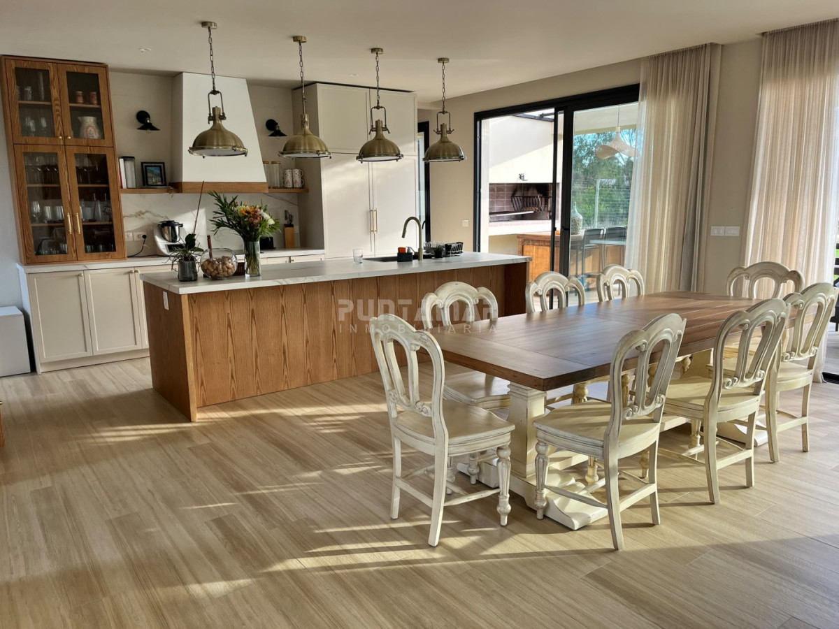 Casa ID.213903 - VENTA CASA EN PUNTA DEL ESTE  EN BARRIO PRIVADO LA CAÑADA