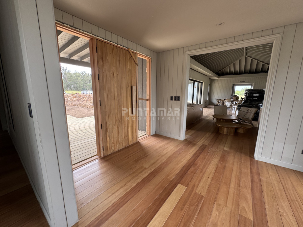 Casa ID.213824 - VENTA CASA 4 DORMITORIOS EN SUITE