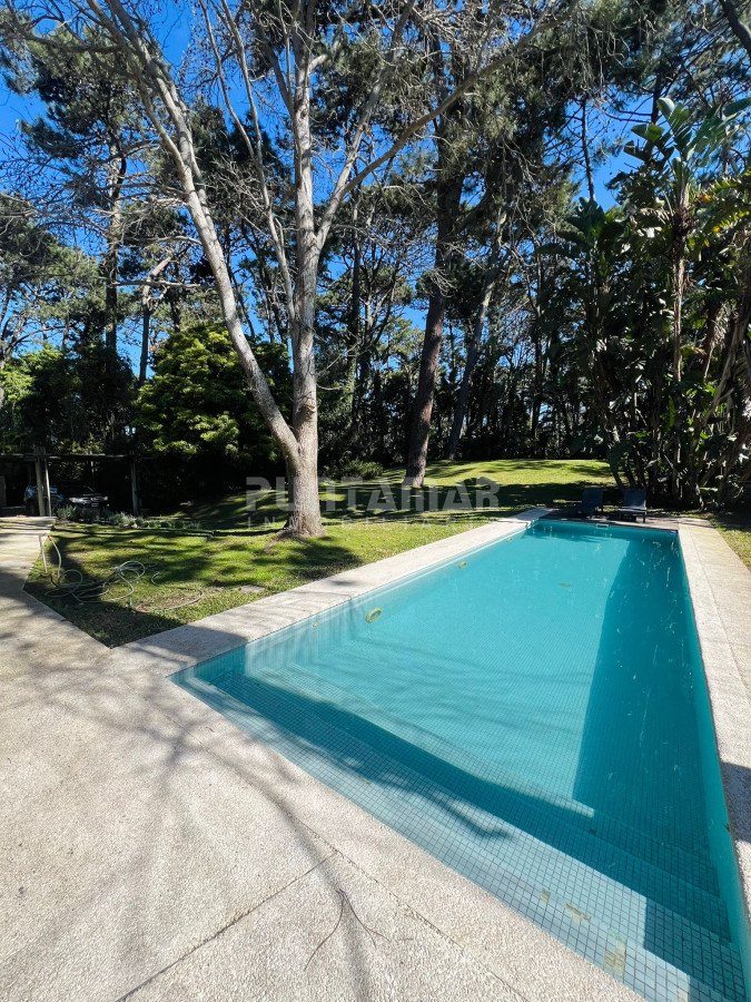 ALQUILER  CASA DE 3 DORMITORIOS EN SUITE EN SAN RAFAEL CON PISCINA  -