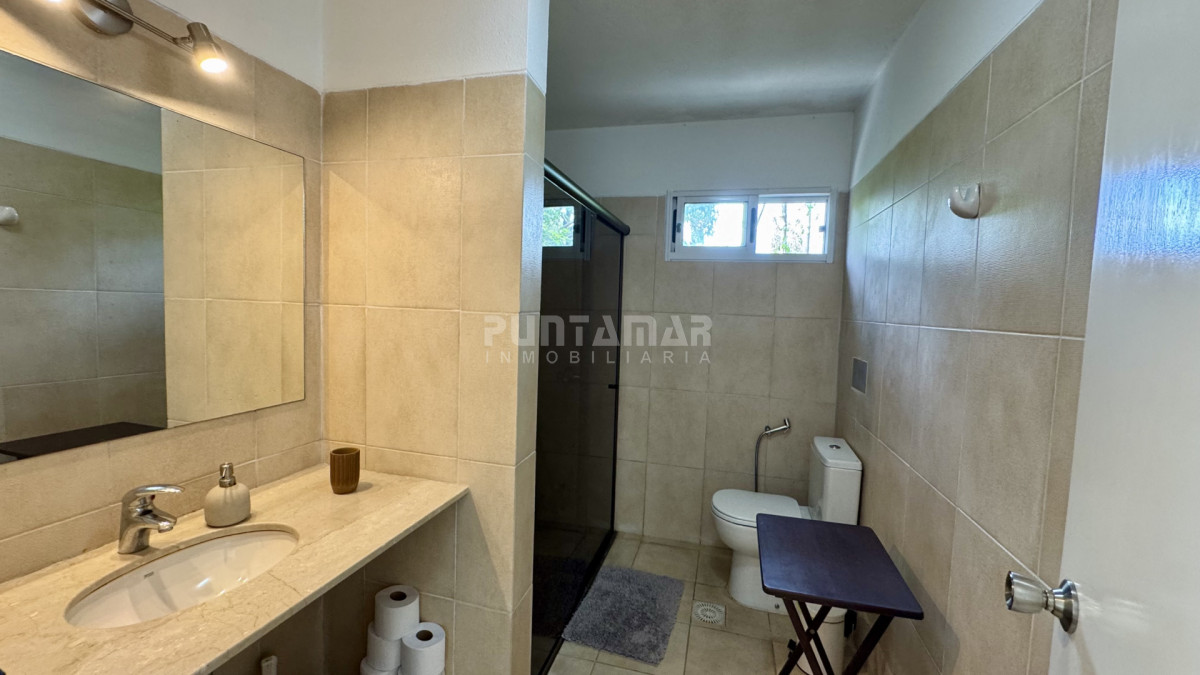 Casa ID.211927 - HERMOSA CASA DE 4 DORMITORIOS A METROS DE PLAYA MONTOYA 