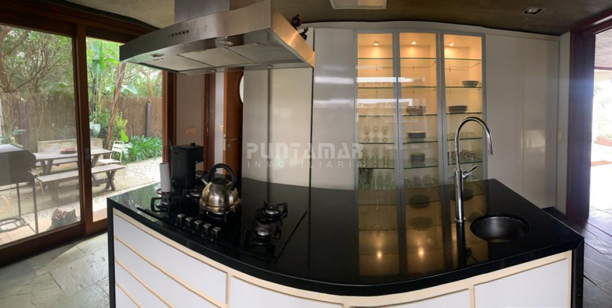 Casa ID.212719 - EXCELENTE  CASA DE 4 DORMITORIOS  EN ALQUILER EN EL CHORRO  CON PISCINA
