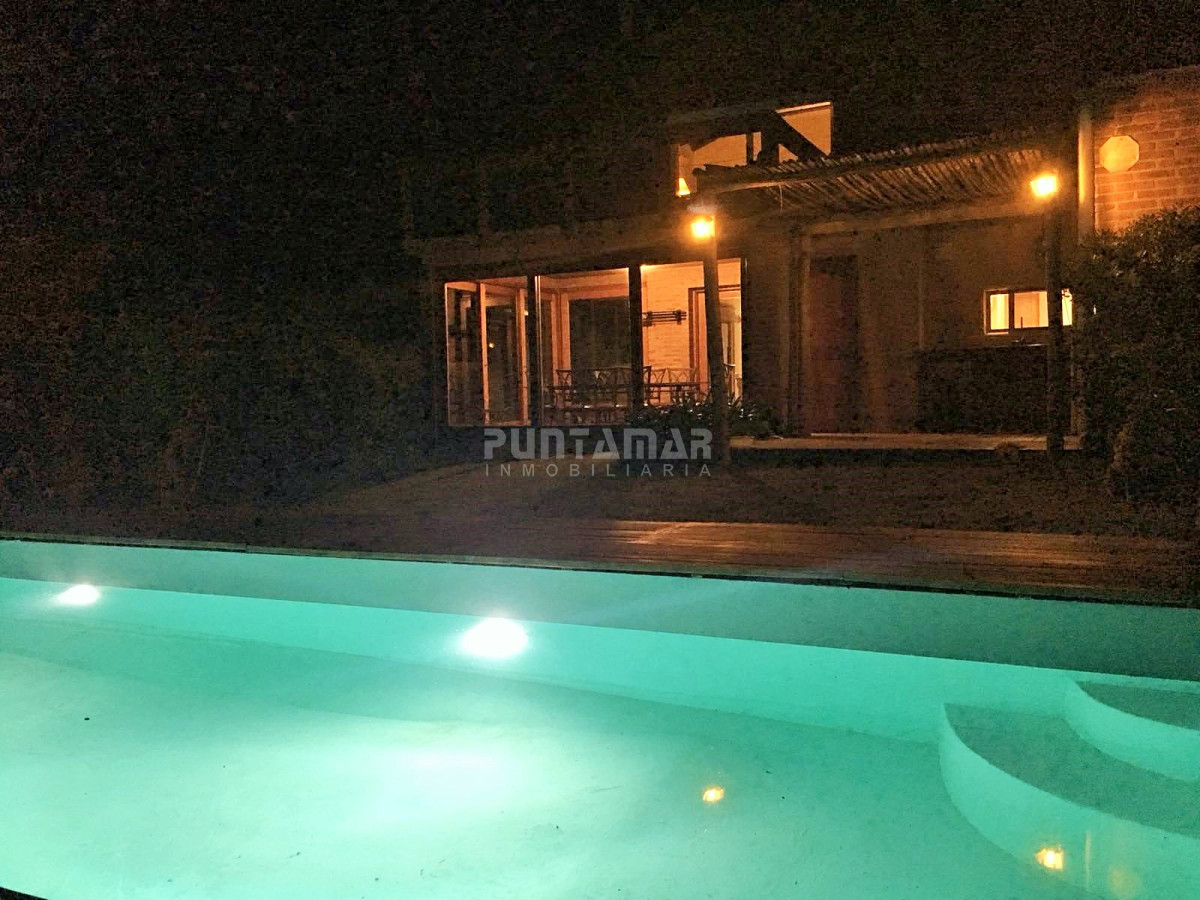 Casa ID.210775 - Casa en Montoya, La Barra en venta y alquiler con piscina