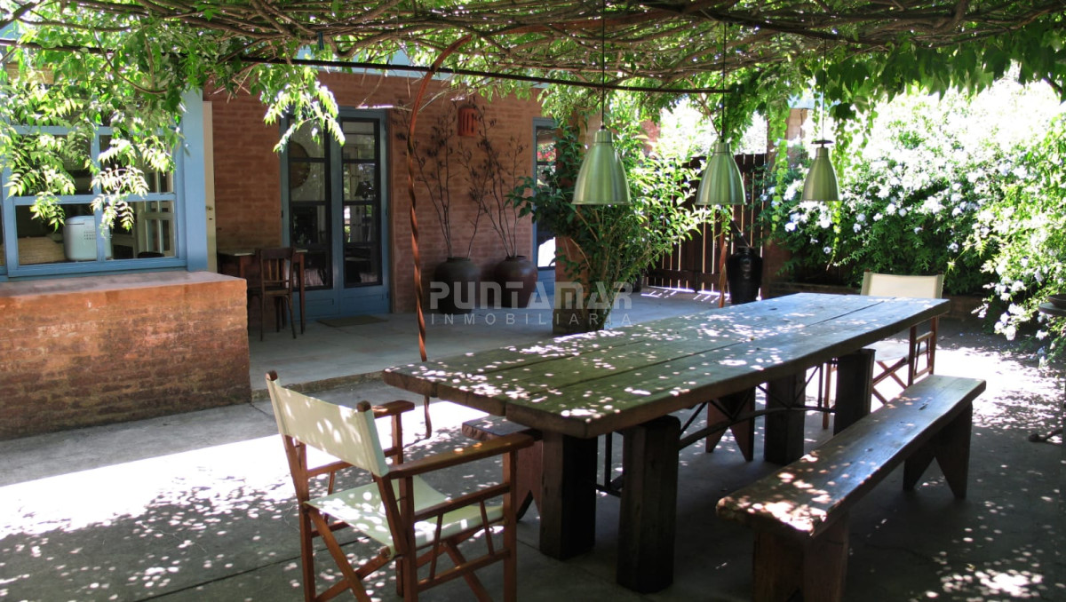 Casa ID.210942 - ALQUILER Y VENTA CASA 3 DORMITORIOS EN EL CORAZON DE LA BARRA
