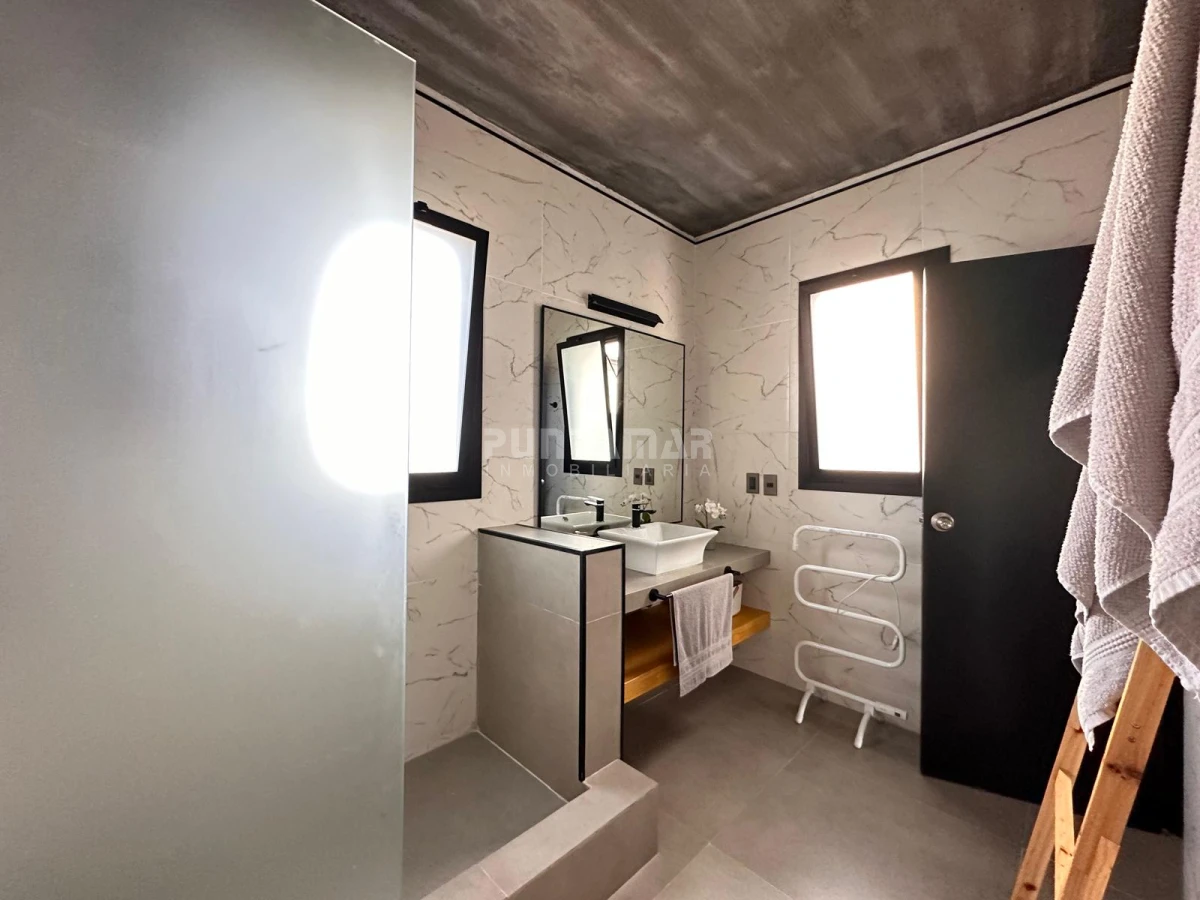 Casa ID.210856 - ALQUILER FRENTE AL MAR EN MONTOYA - 5 SUITES CON PISCINA