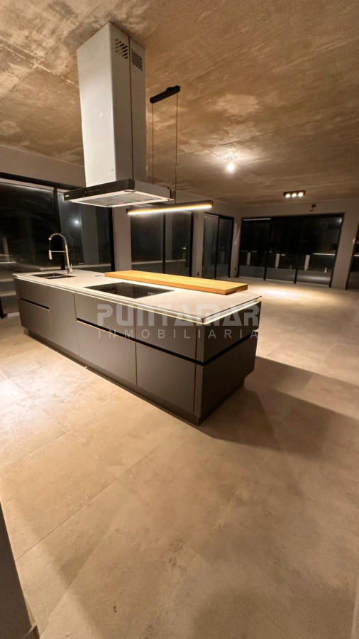 Casa ID.213677 - ESPECTACULAR CASA A ESTRENAR FRENTE A LA PLAYA EN SANTA MONICA 
