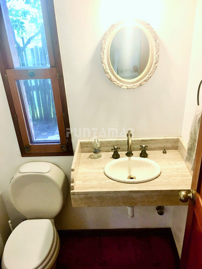 Casa ID.210775 - Casa en Montoya, La Barra en venta y alquiler con piscina