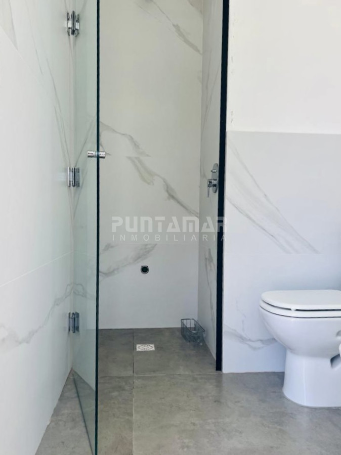 Casa ID.213149 - ESPECTACULAR CASA CON PISCINA DE 4 DORMITORIOS EN MONTOYA 