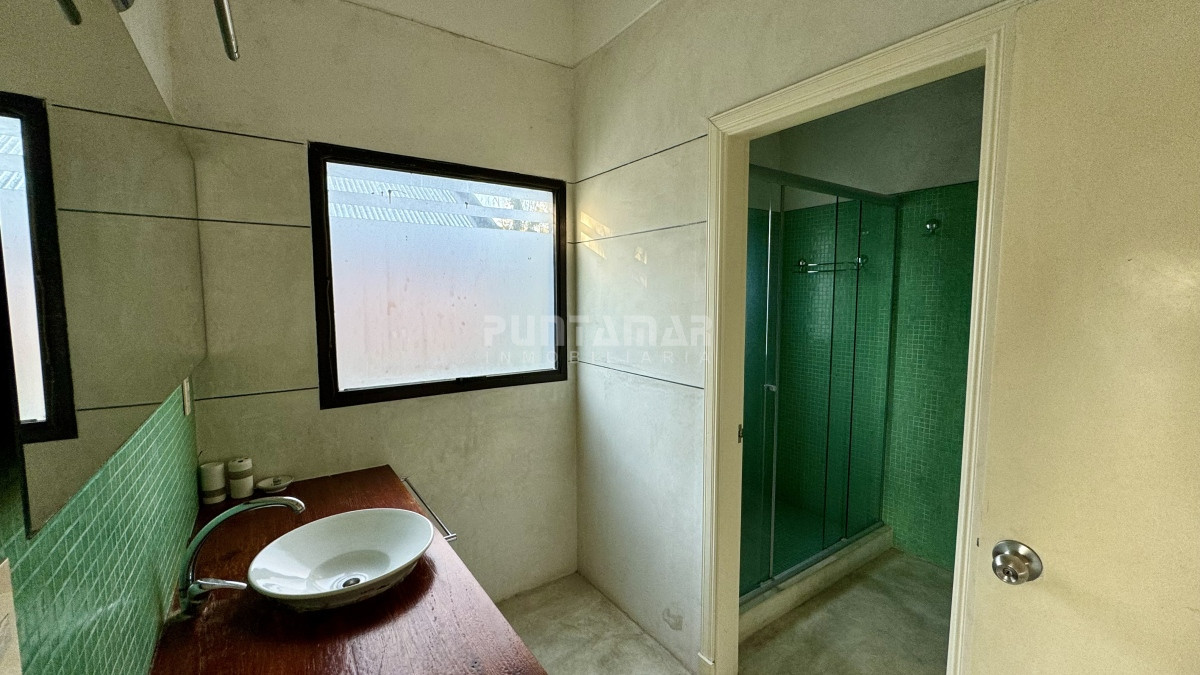 Casa ID.210787 - MUY LINDA CASA EN LA BARRA 3 DORMITORIOS CON PISCINA