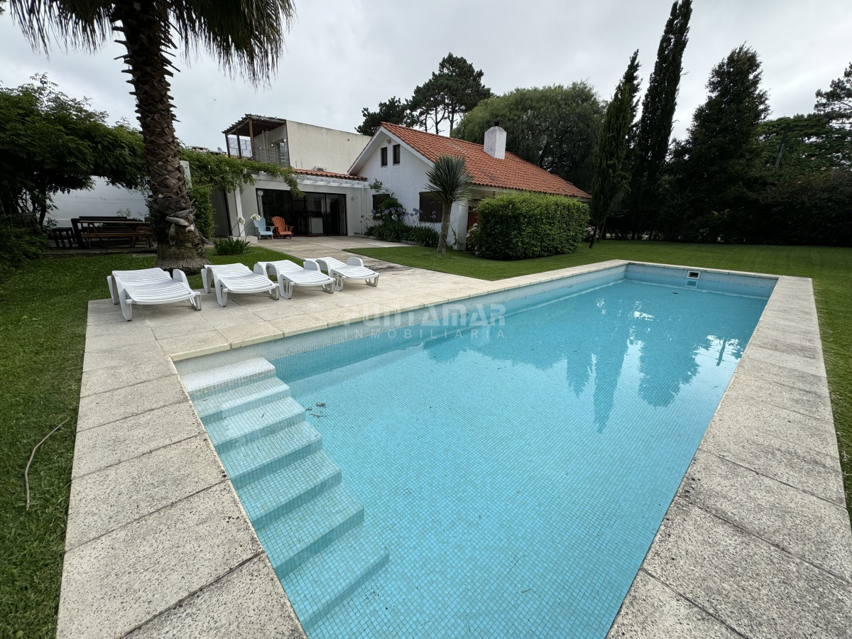Casa ID.210691 - CASA  EN ALQUILER 3 DORMITORIOS CON PISCINA EN RINCÓN DEL INDIO