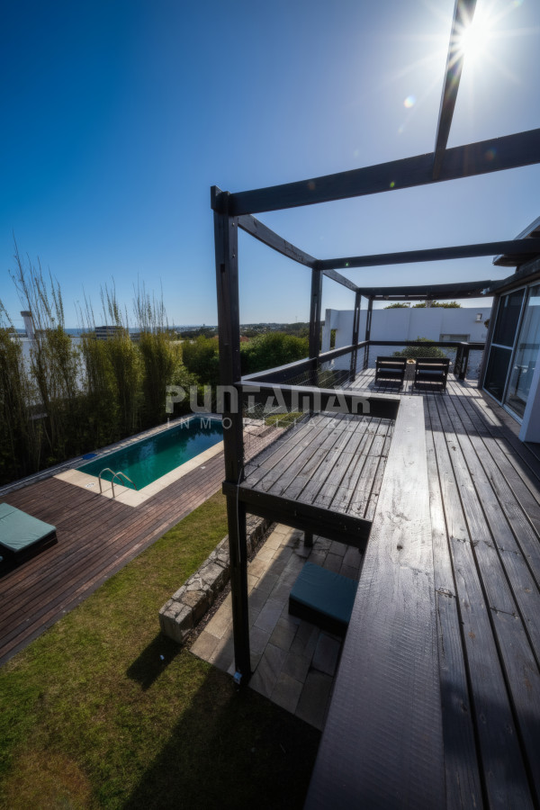 Casa ID.210785 - IMPORTANTE CASA EN PUNTA DEL ESTE, EL CHORRO, 5 DORMITORIOS