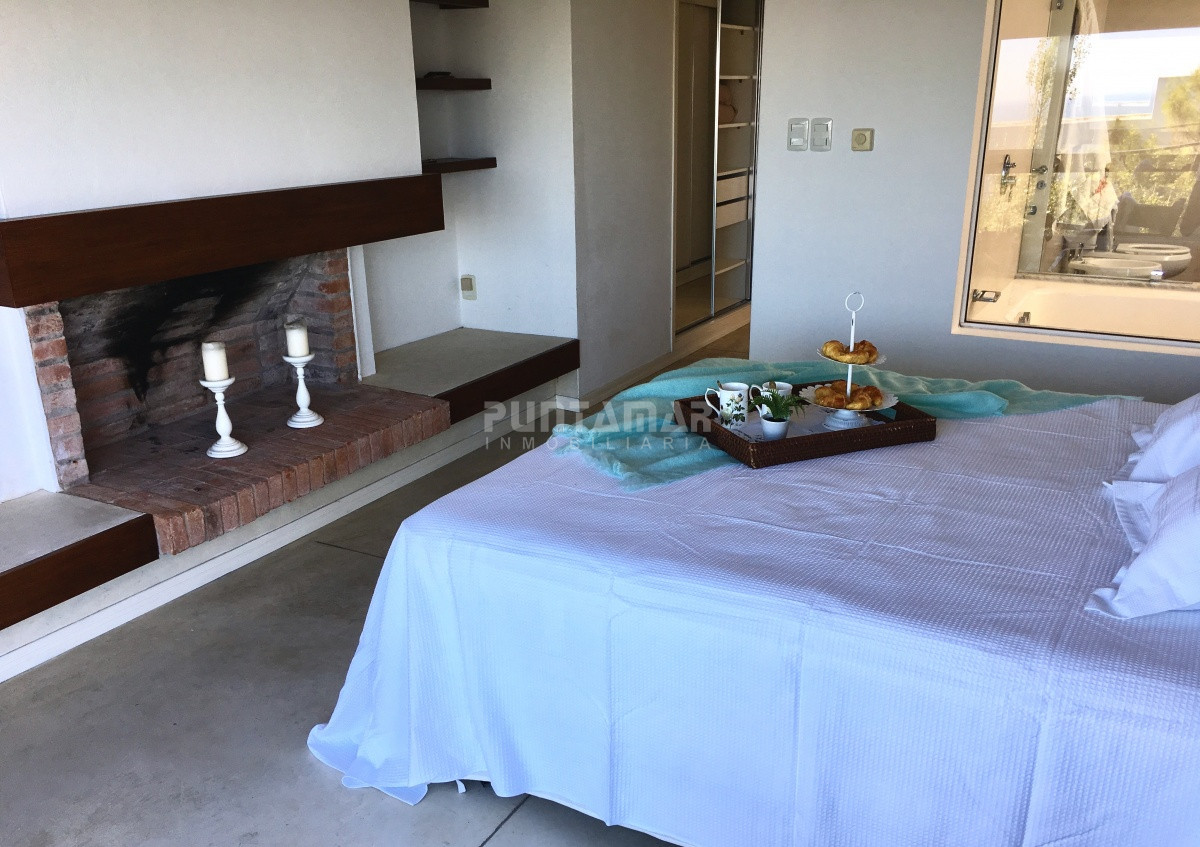 Casa ID.210785 - VENTA DE CASA EN PUNTA DEL ESTE, EL CHORRO 5 DORMITORIOS