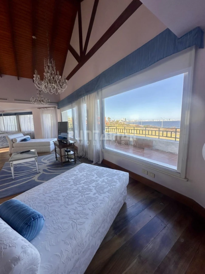 Casa ID.213906 - EXCLUSIVA MANSIÓN FRENTE AL MAR. Residencia de categoría con casa de huéspedes y de caseros frente a playa mansa.