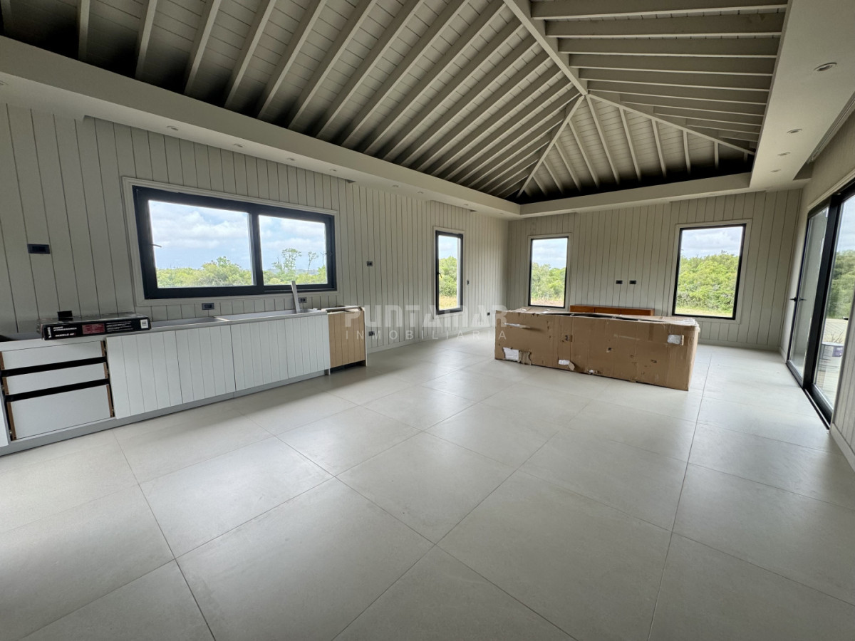 Casa ID.213824 - VENTA CASA 4 DORMITORIOS EN SUITE