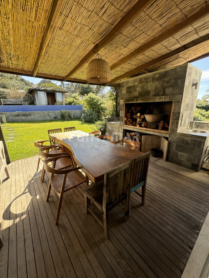 Casa ID.210864 - ESPECTACULAR CASA EN MONTOYA DE 3DORMITORIOS Y PISCINA 