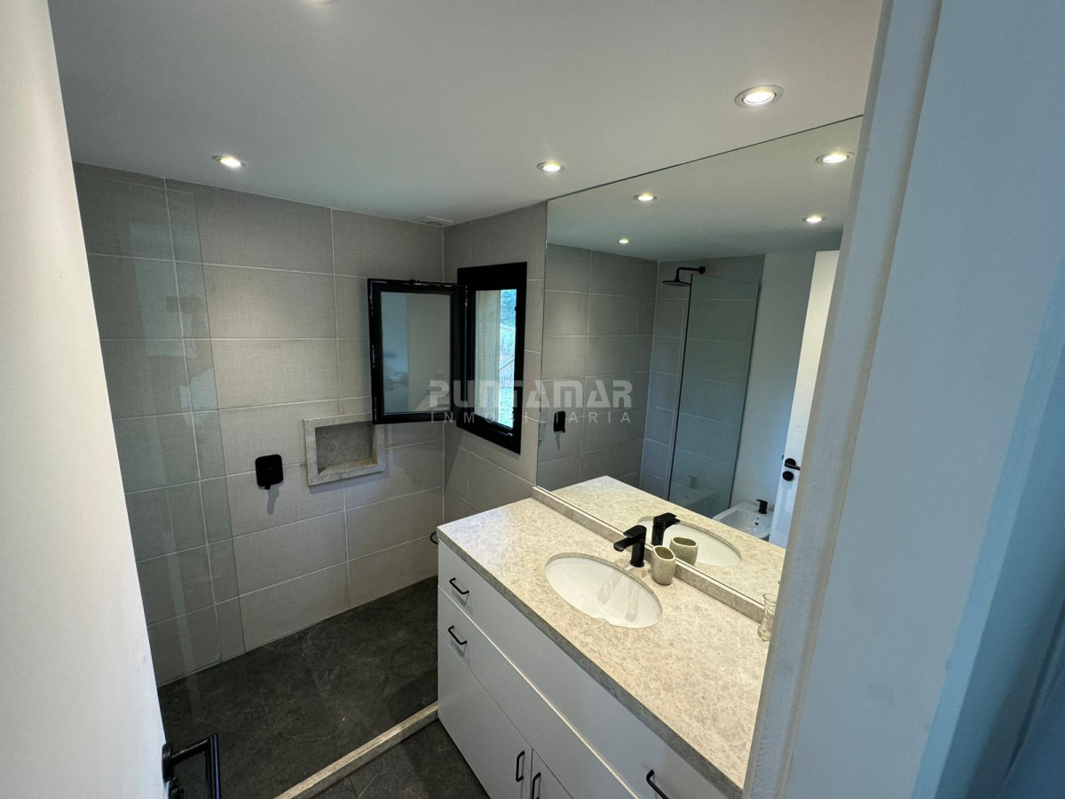 Casa ID.213420 - ALQUILER HERMOSA CASA 3 DORMITORIOS CON PISCINA EN ÑA BARRA