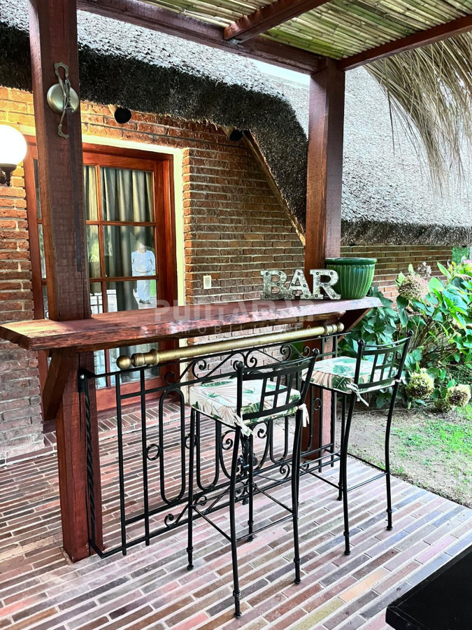 Casa ID.211979 - ALQUILER DE HERMOSA RESIDENCIA EN EL GOLF