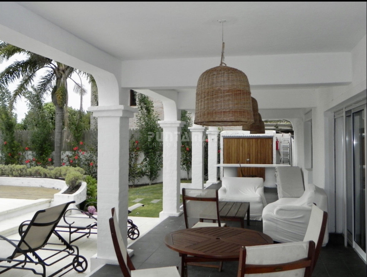 Casa ID.213468 - IMPONENTE CASA CON PISCINA Y 6 DORMITORIOS A 200 METROS DE LA POSTA DEL CANGREJO