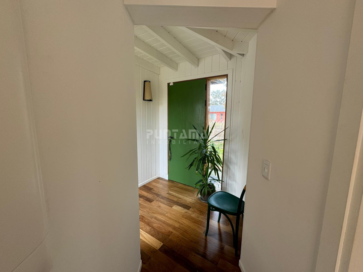 Casa ID.213420 - ALQUILER HERMOSA CASA 3 DORMITORIOS CON PISCINA EN ÑA BARRA