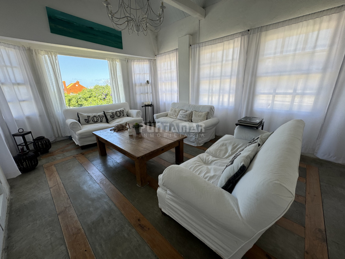 Casa ID.211046 - OPORTUNIDAD DE INVERSIÒN,  VENTA CASA EN MONTOYA CERCA DEL MAR, 4 DORMITORIOS 