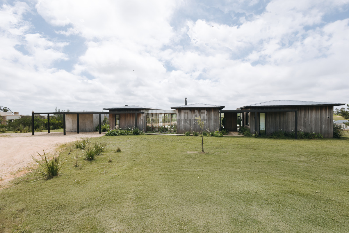 Casa ID.212705 - Casa en venta y alquiler en Pueblo Mio