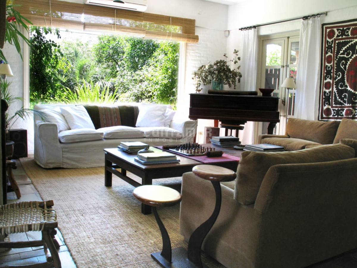 Casa ID.210942 - ALQUILER Y VENTA CASA 3 DORMITORIOS EN EL CORAZON DE LA BARRA