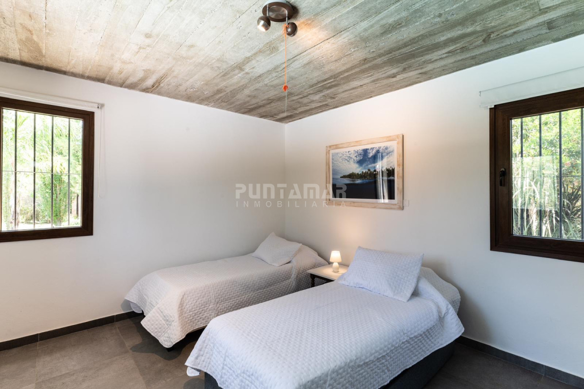 Casa ID.213219 - Casa en La Barra con piscina climatizada en alquiler