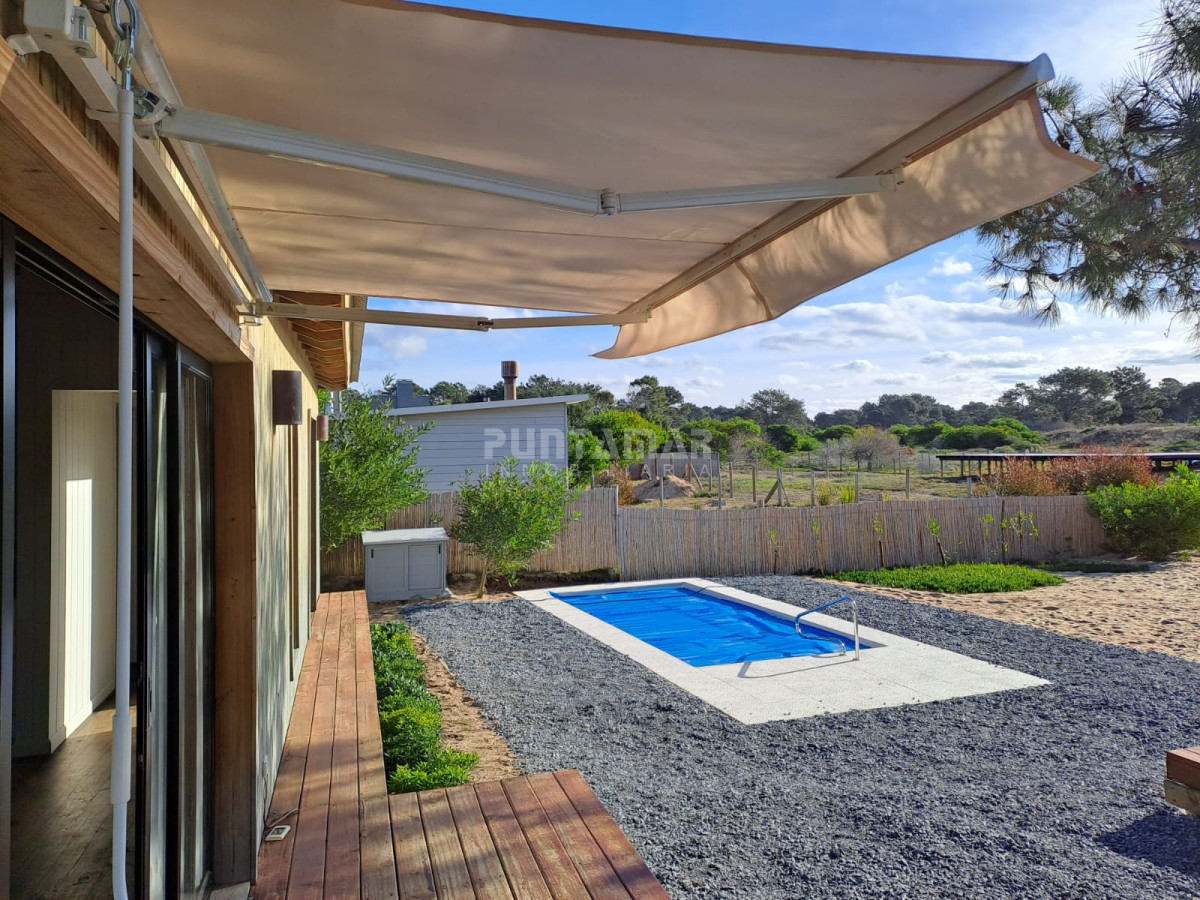 Casa ID.213398 - MODERNA CASA DE 1 DORMITORIO CON PISCINA A 100 MTS DE LA PLAYA DE JOSE IGNACIO 