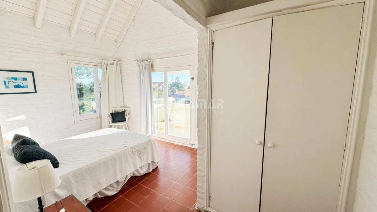 Casa ID.210892 - VENTA Y ALQUILER DE GRAN CASA EN EL CORAZON DE LA BARRA