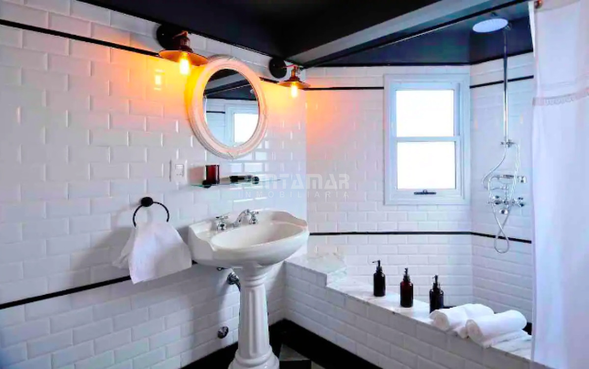 Casa ID.213430 - HERMOSA CASA DE DISEÑO EN EL CORAZÓN DE MONTOYA