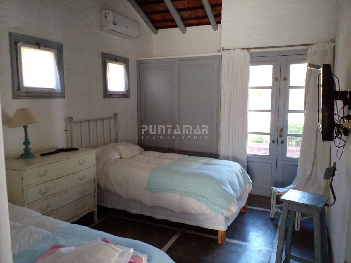 Casa ID.212386 - CHALET EN ALQUILER TEMPORADA EN ZONA DE LA BARRA A 3 CUADRAS DE LA AVENIDA PRINCIPAL Y 5 CUADRAS DE LA PLAYA 