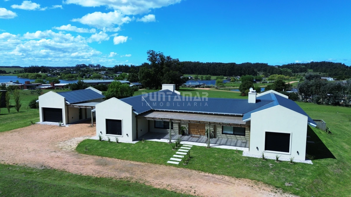 Casa ID.212785 - Casa en venta y alquiler en Pueblo Mio