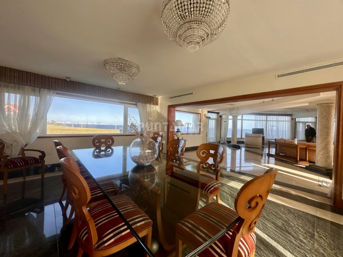Casa ID.213906 - EXCLUSIVA MANSIÓN FRENTE AL MAR. Residencia de categoría con casa de huéspedes y de caseros frente a playa mansa.