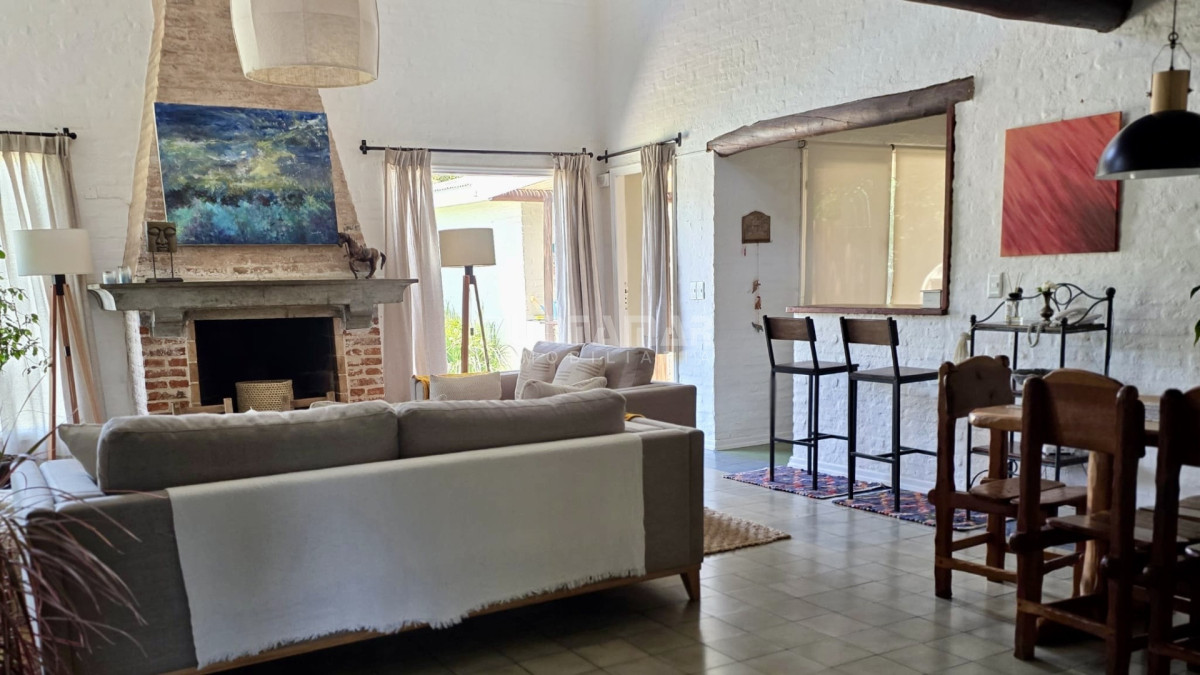 Casa ID.213091 - HERMOSA CASA CON PISCINA EN LA BARRA A 4 CUADRAS DEL MAR