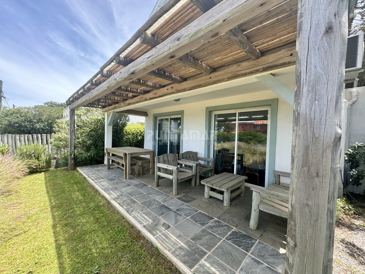 Casa ID.210802 - ALQUILER DE CASA EN MONTOYA CON VISTA AL MAR, 4 DORMITORIOS MÁS SERVICIO